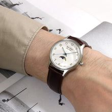 画像をギャラリービューアに読み込む, Classic Moonphase 36mm ムーンフェイズ アラビアインデックス ホワイトダイヤル ブラウンスムースレザー