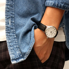 画像をギャラリービューアに読み込む, Authentic Round 36mm アラビアインデックス ホワイトダイヤル ブラッククロコ型押しレザー