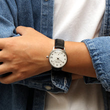 画像をギャラリービューアに読み込む, Authentic Round 36mm アラビアインデックス ホワイトダイヤル ブラッククロコ型押しレザー