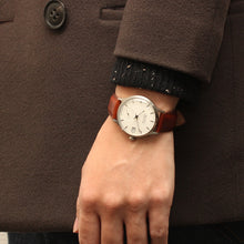 画像をギャラリービューアに読み込む, Authentic Round 36mm バーインデックス ホワイトダイヤル ブラウンスムースレザー