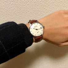 画像をギャラリービューアに読み込む, Authentic Round 36mm バーインデックス ホワイトダイヤル ブラウンスムースレザー