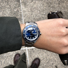 画像をギャラリービューアに読み込む, Classic Scuba 200 38mm ダイバーズウォッチ スイープセコンド ディープブルー