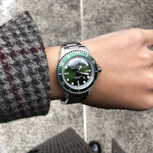 画像をギャラリービューアに読み込む, Classic Scuba 200 38mm ダイバーズウォッチ スイープセコンド グリーン